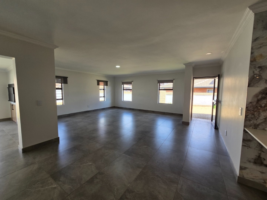 3 Bedroom Property for Sale in Van Der Hoff Park North West